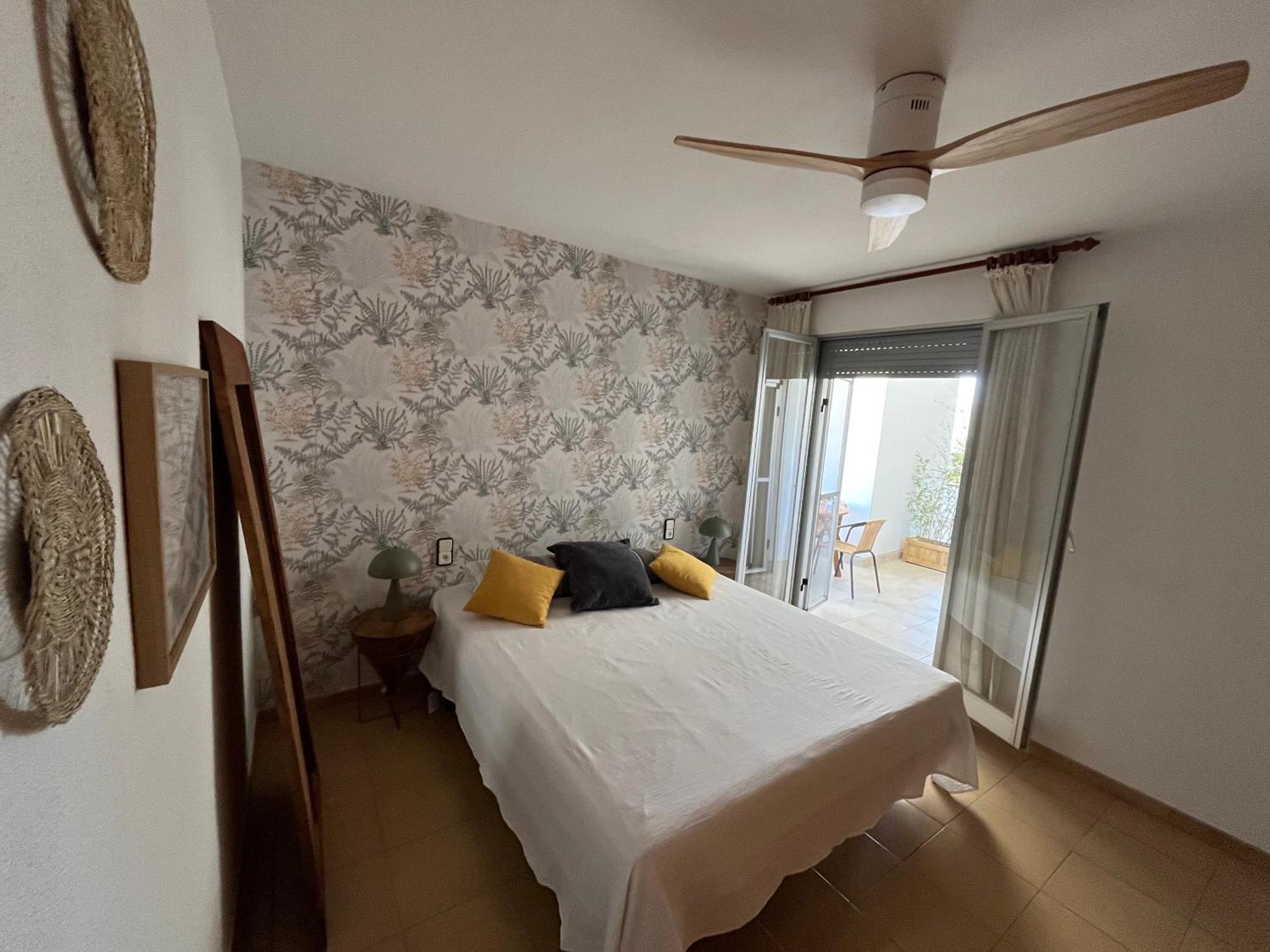 Moderno Apartamento Vacacional Deltebre Luaran gambar