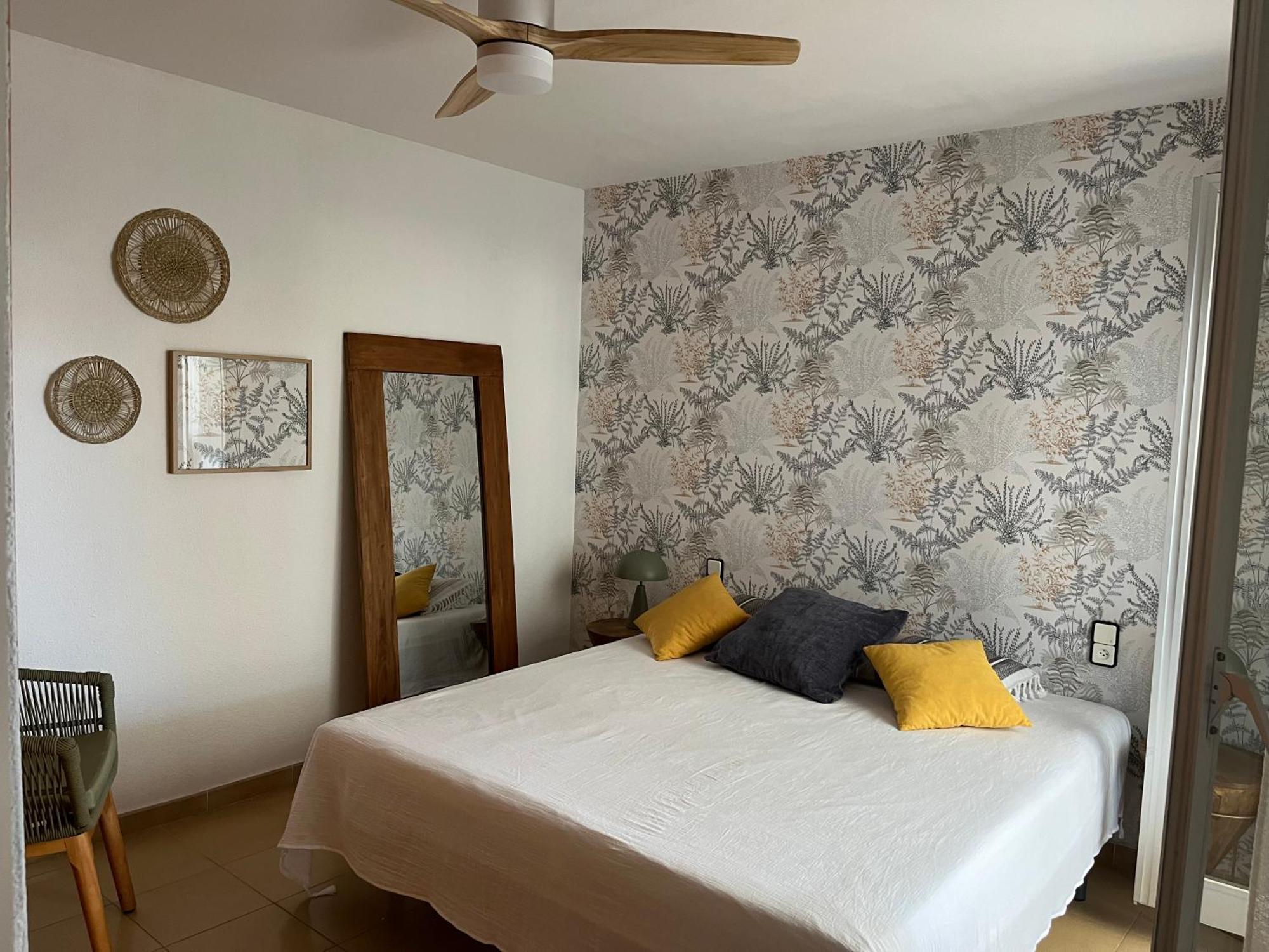 Moderno Apartamento Vacacional Deltebre Luaran gambar