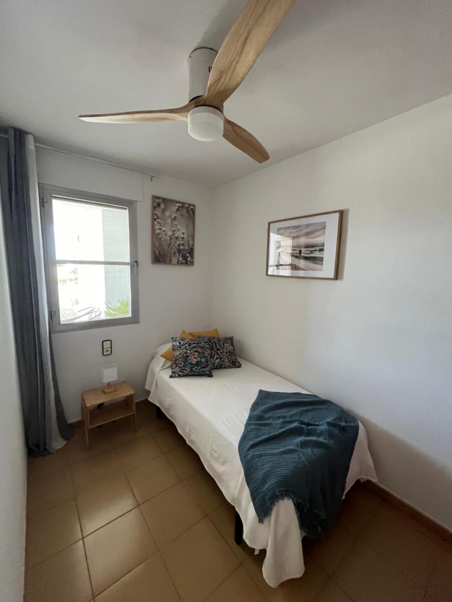 Moderno Apartamento Vacacional Deltebre Luaran gambar